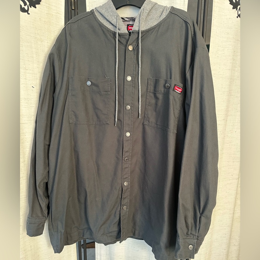 Wranglers hooded light weight jacket